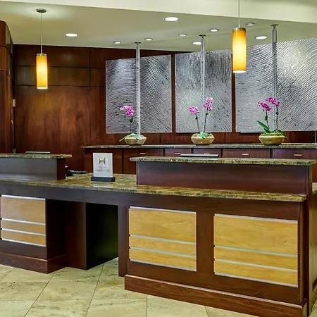 Doubletree By Hilton Uptown 3*