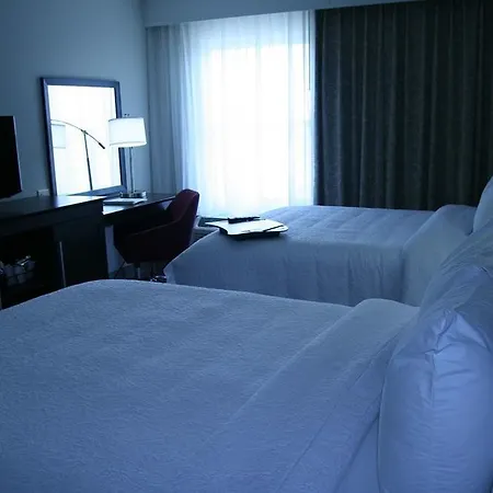 Hampton Uptown 3*