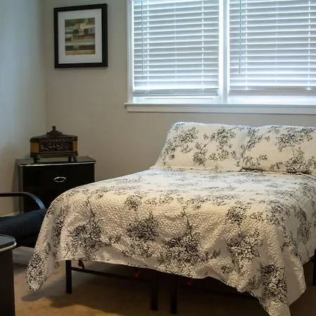 Cozy 2 Bdr Townhome Plaza Midwood - 10 Min To Uptown Apartment