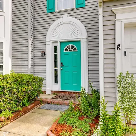 Holiday home Quiet With Backyard And Grill! Charlotte