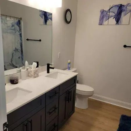 South Charlotte's Cozy & Modern