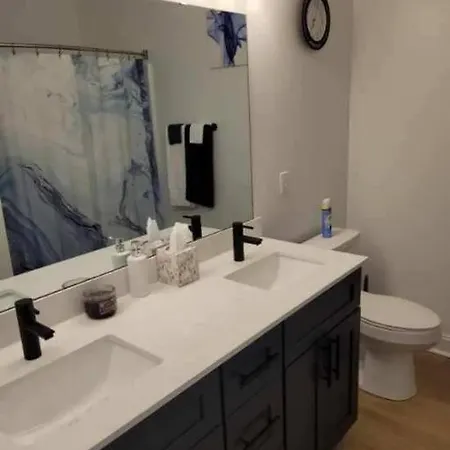 South Charlotte's Cozy & Modern Apartment Charlotte
