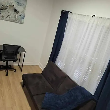 South Charlotte's Cozy & Modern Apartment
