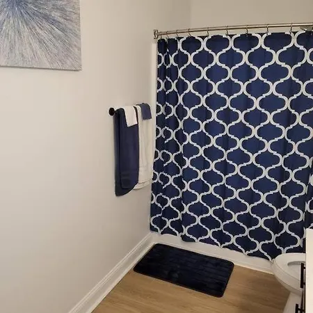 South Charlotte's Cozy & Modern Apartment *