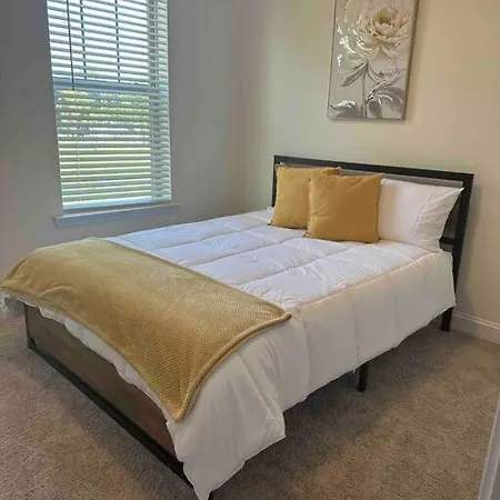 Apartment Townhouse Near Uptown Charlotte! -ev Ready- *