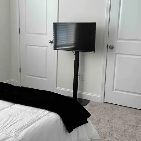 Townhouse Near Uptown Charlotte! -ev Ready-