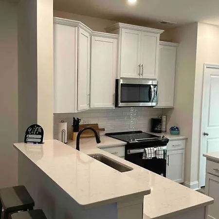 Townhouse Near Uptown Charlotte! -ev Ready- Charlotte