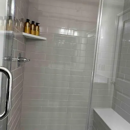 Apartment Townhouse Near Uptown Charlotte! -ev Ready-