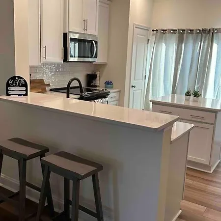 Townhouse Near Uptown Charlotte! -ev Ready- * Charlotte
