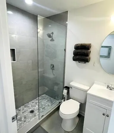 Modern Near Uptown Clt, Airport And Holiday home *