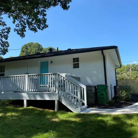 Modern Near Uptown Clt, Airport And Holiday home Charlotte