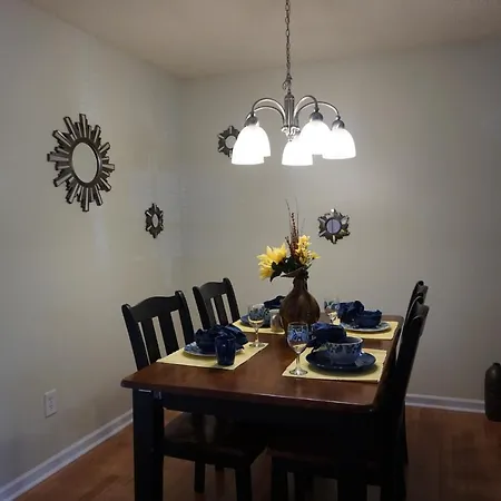 Lovely Townhouse Hotel Charlotte