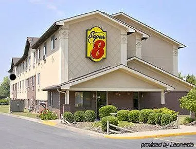 Hotel Super 8 By Wyndham Charlotte/amusement Park Area