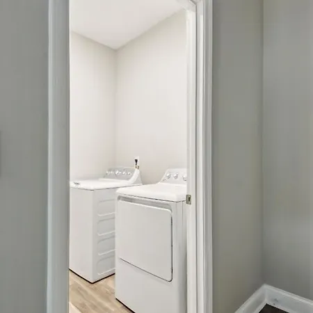 Holiday home Serenity 12min From Uptown & Spectrum Ctr *