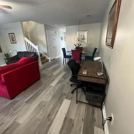 Lovely Townhouse Hotel