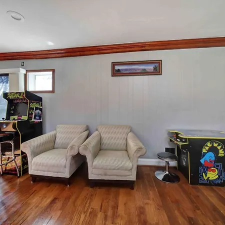 Cozy Ranch Hideaway 10 Min Clt Uptown W/ev Charger Holiday home *