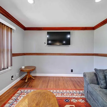 Cozy Ranch Hideaway 10 Min Clt Uptown W/ev Charger Holiday home Charlotte