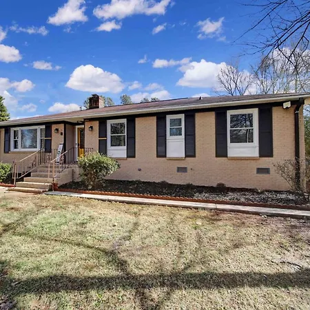 Holiday home Cozy Ranch Hideaway 10 Min Clt Uptown W/ev Charger