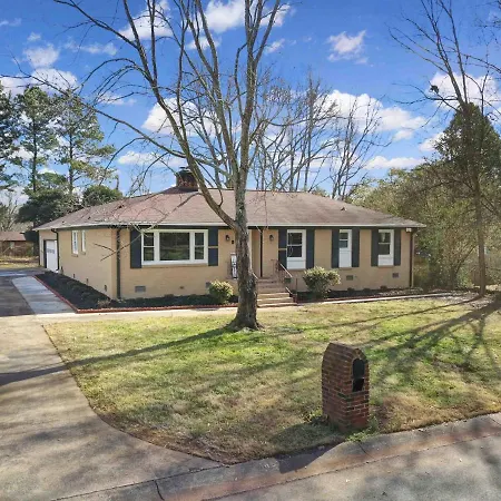 Cozy Ranch Hideaway 10 Min Clt Uptown W/ev Charger Holiday home Charlotte