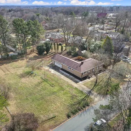 Cozy Ranch Hideaway 10 Min Clt Uptown W/ev Charger *