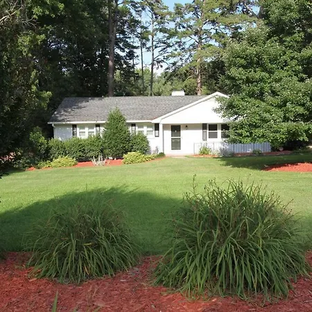 Holiday home Quiet 1 Story W/ Dedicated Office Charlotte