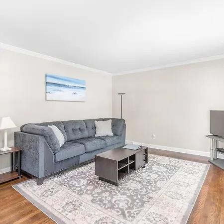 Spotless 4br Near Clt Uptown, Fast Wi-fi Apartment