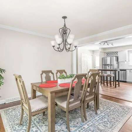 Apartment Spotless 4br Near Clt Uptown, Fast Wi-fi