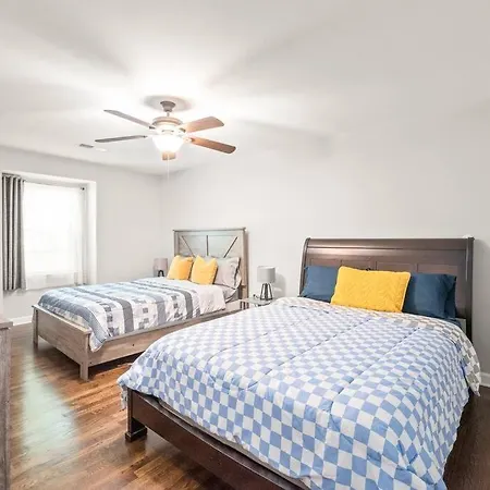 Apartment Spotless 4br Near Clt Uptown, Fast Wi-fi *