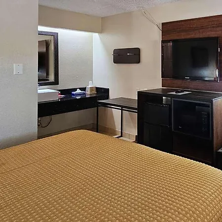 Econo Airport Hotel