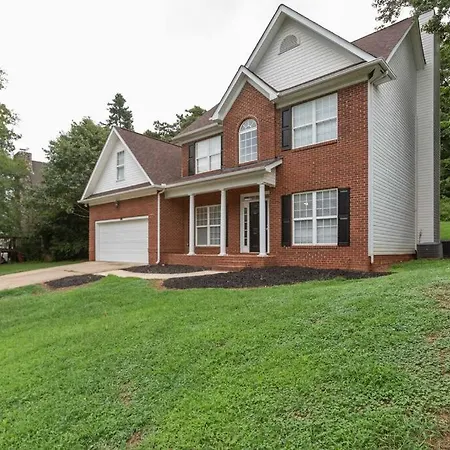 Holiday home Your Away From - 5 Brs-7 Beds, 3 Baths Charlotte
