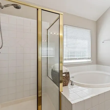 Your Away From - 5 Brs-7 Beds, 3 Baths * Charlotte