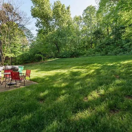 Holiday home Your Away From - 5 Brs-7 Beds, 3 Baths