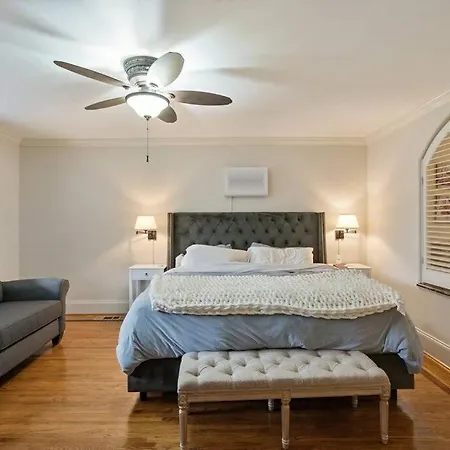 Holiday home Single Story Fully Fenced Pet Friendly In The Arts District *