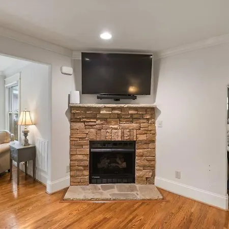 Holiday home Single Story Fully Fenced Pet Friendly In The Arts District