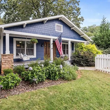 Single Story Fully Fenced Pet Friendly In The Arts District Holiday home Charlotte