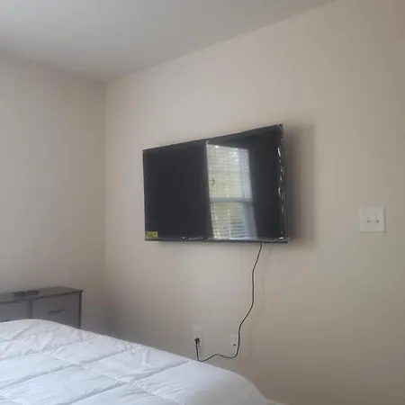 Crown Jewel Of The South End Holiday home *