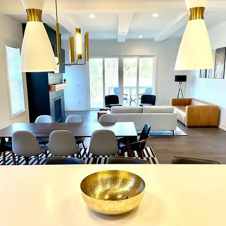 Brand New South End Duplex Takeover Holiday home Charlotte