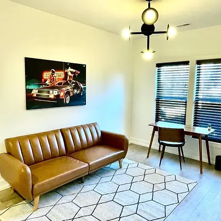 Brand New South End Duplex Takeover Holiday home