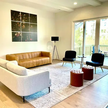 Brand New South End Duplex Takeover Holiday home *