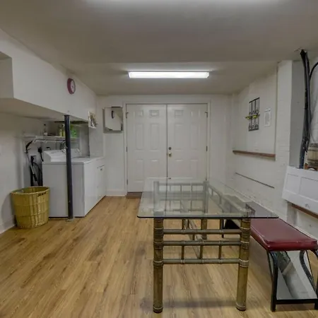 Cozy Vacation House Near Uptown *