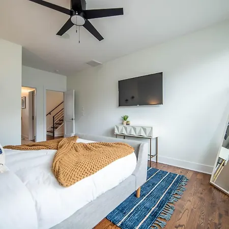 4story Luxury W/rooftop View, Hot Tub & Grill
