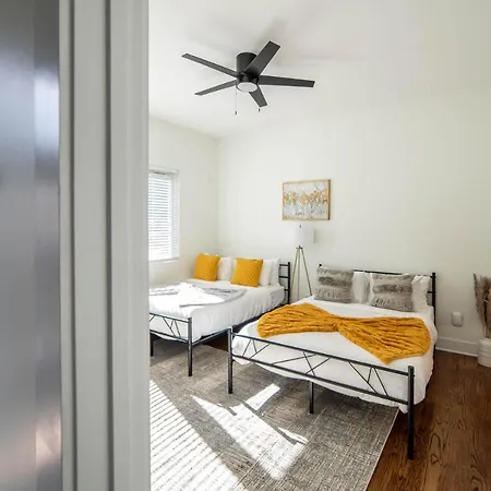 4story Luxury W/rooftop View, Hot Tub & Grill