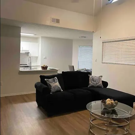 Beautiful 2 Bedroom 2 Bathroom In Heart Of Charlotte