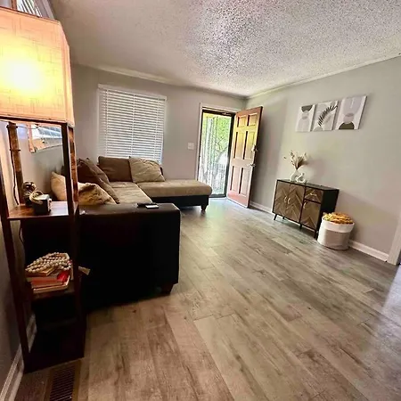 Holiday home 3 Bedroom Close To Uptown! Pets Welcome! Charlotte