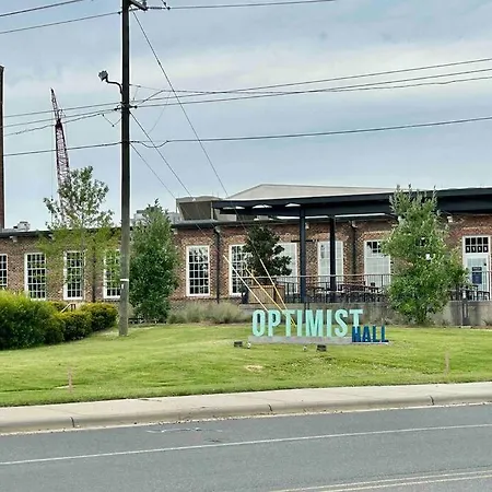 3 Bedroom Close To Uptown! Pets Welcome! * Charlotte