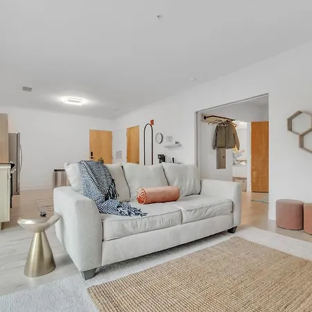 Apartment Chic 1-bed In Vibrant Optimist Park Apts