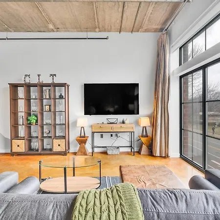 Charming 1br - Full Kitchen - Uptown Living * Charlotte