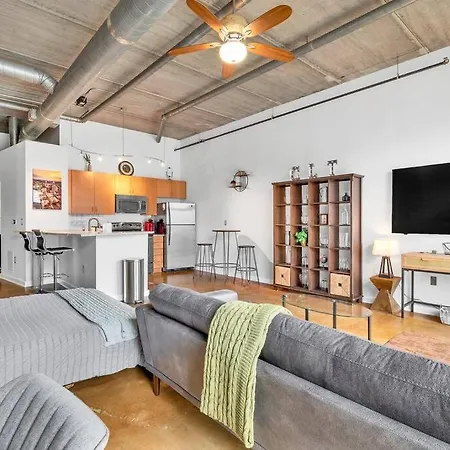 Charming 1br - Full Kitchen - Uptown Living Charlotte
