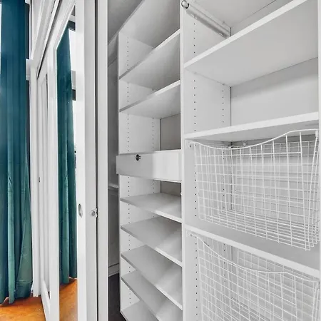 Charming 1br - Full Kitchen - Uptown Living
