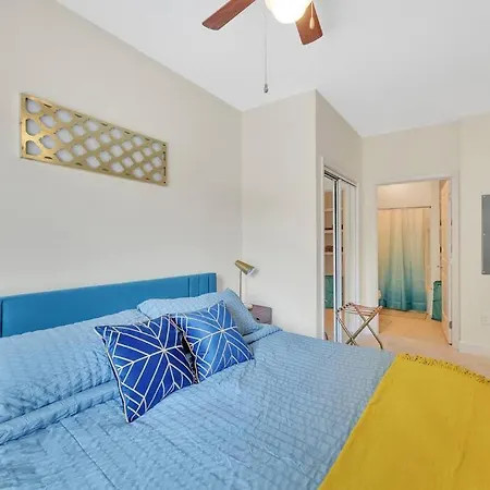 Apartment King Bed - Great Walkability To Restaurants